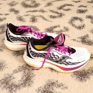 Saucony Endorphin Speed 2 Womens Running Sho